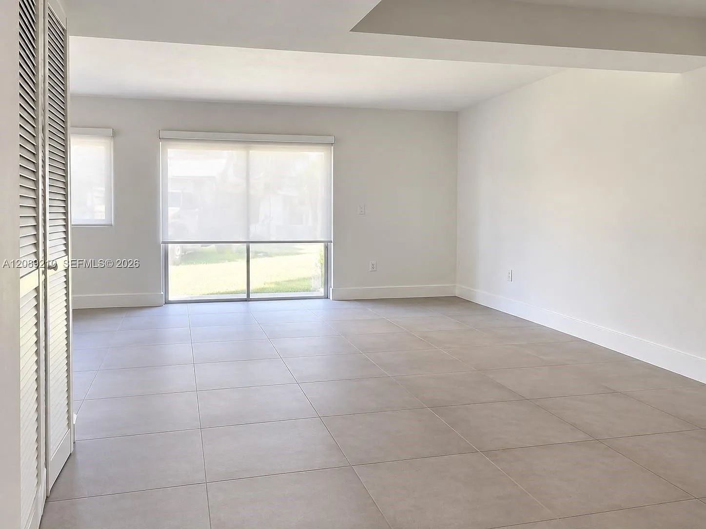 Patio West One Condo — Photo 4