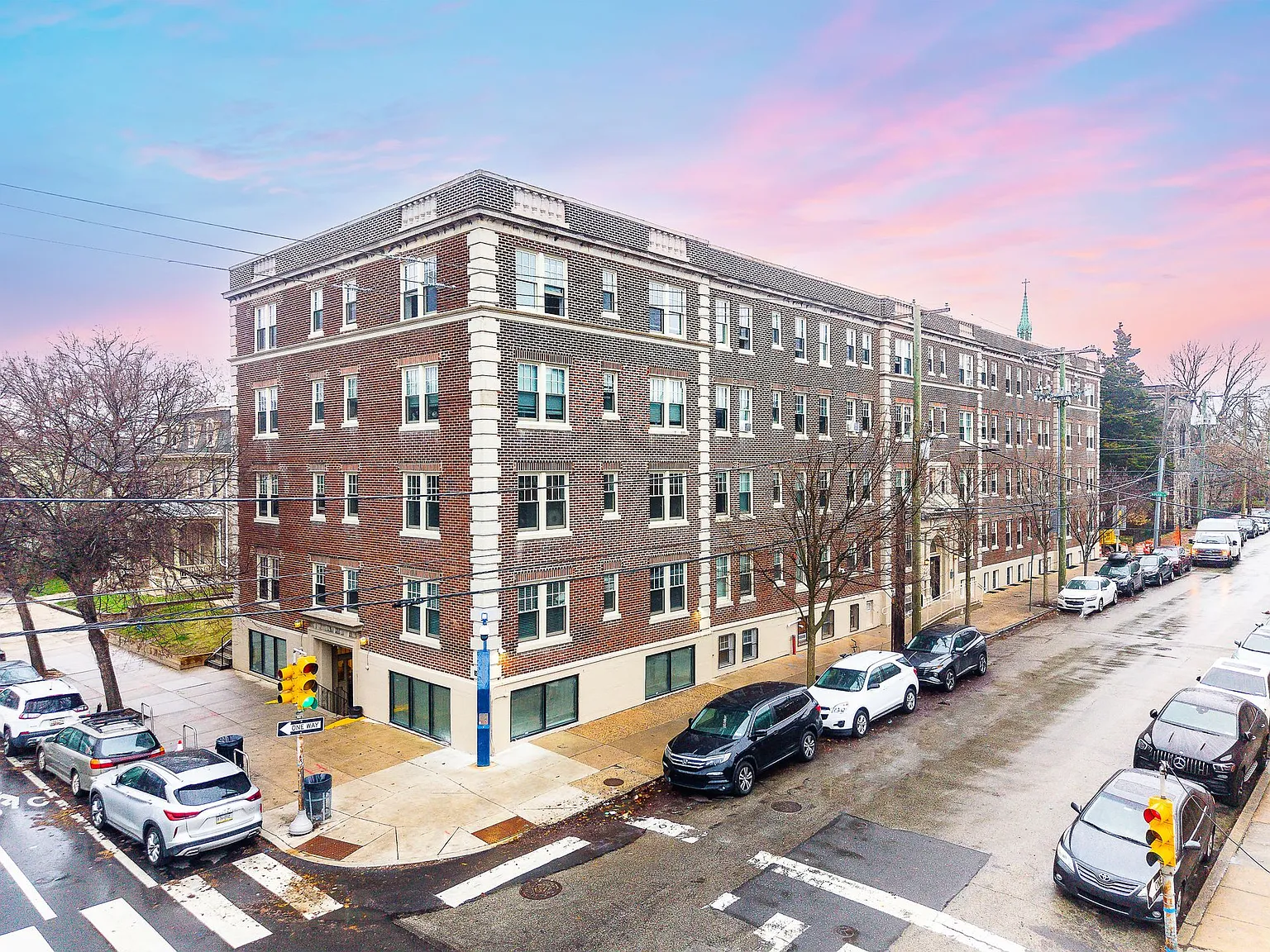 Lexington Apartments — Photo 3