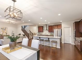 16611 Reeder Rdg, Eden Prairie, MN 55347