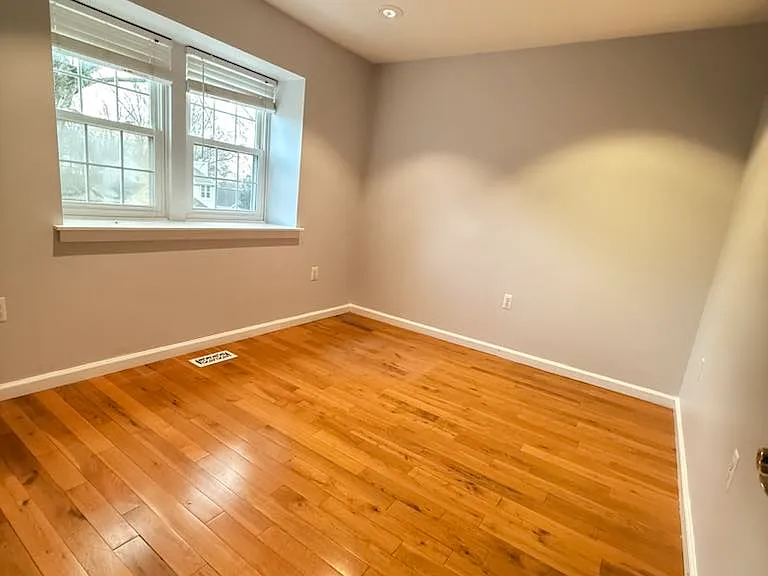 10933 Adare Dr — Photo 14