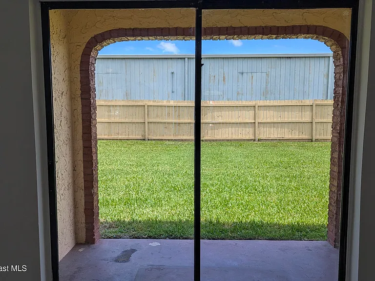 174 San Juan Cir — Photo 15