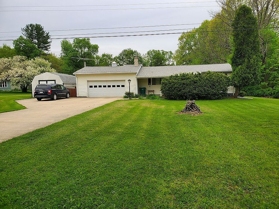 1st image of 16615 Maple Dr