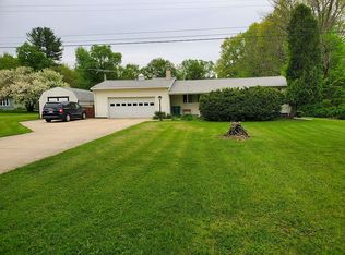 16615 Maple Dr, Saegertown, PA 16433