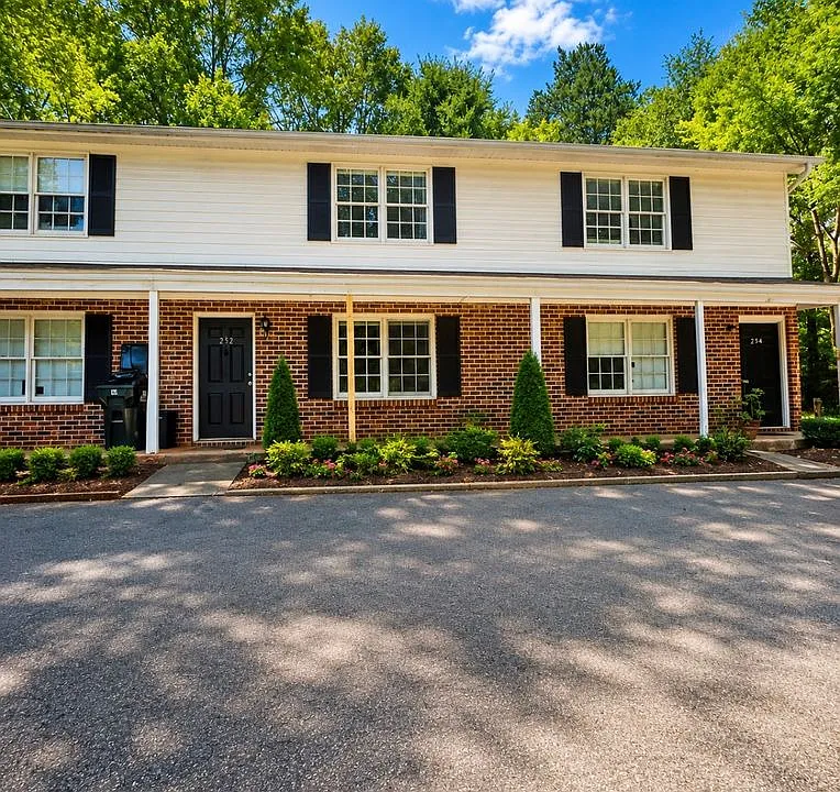 250 Highland Park Dr