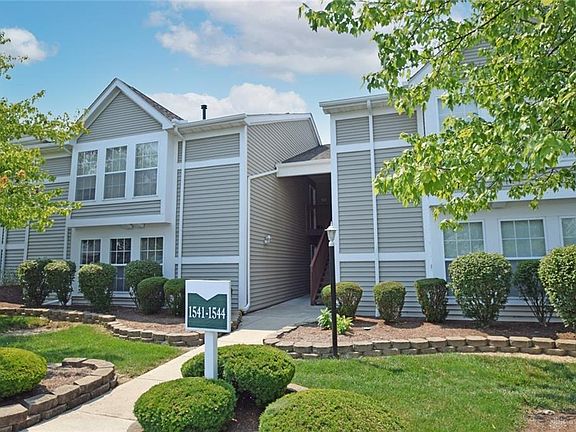 2nd image of 1542 Commons Dr