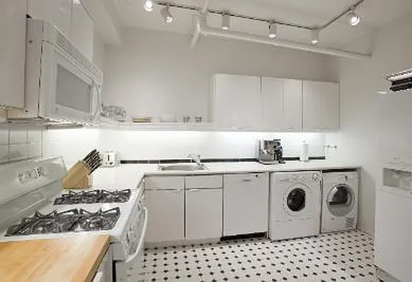 Sold by Corcoran | media 8