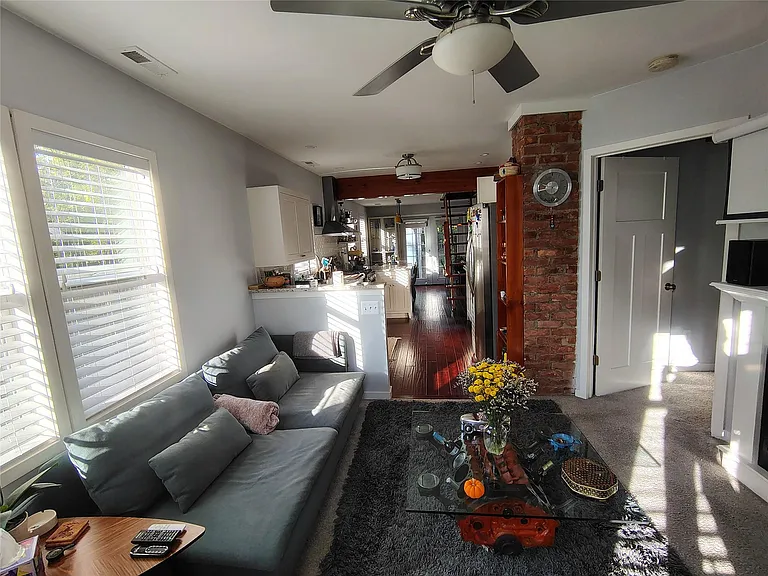 241 N Helen Ave — Photo 20