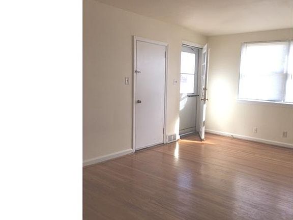 4th image of 6226 Algon Ave