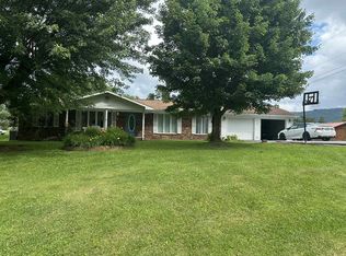 695 Thru Dr, Pounding Mill, VA 24637