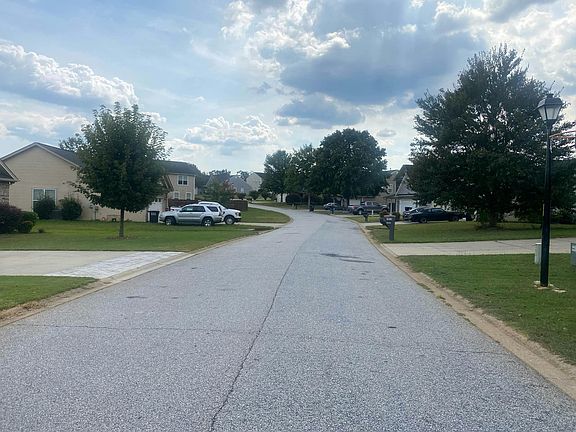 5th image of 1023 Blythwood Dr
