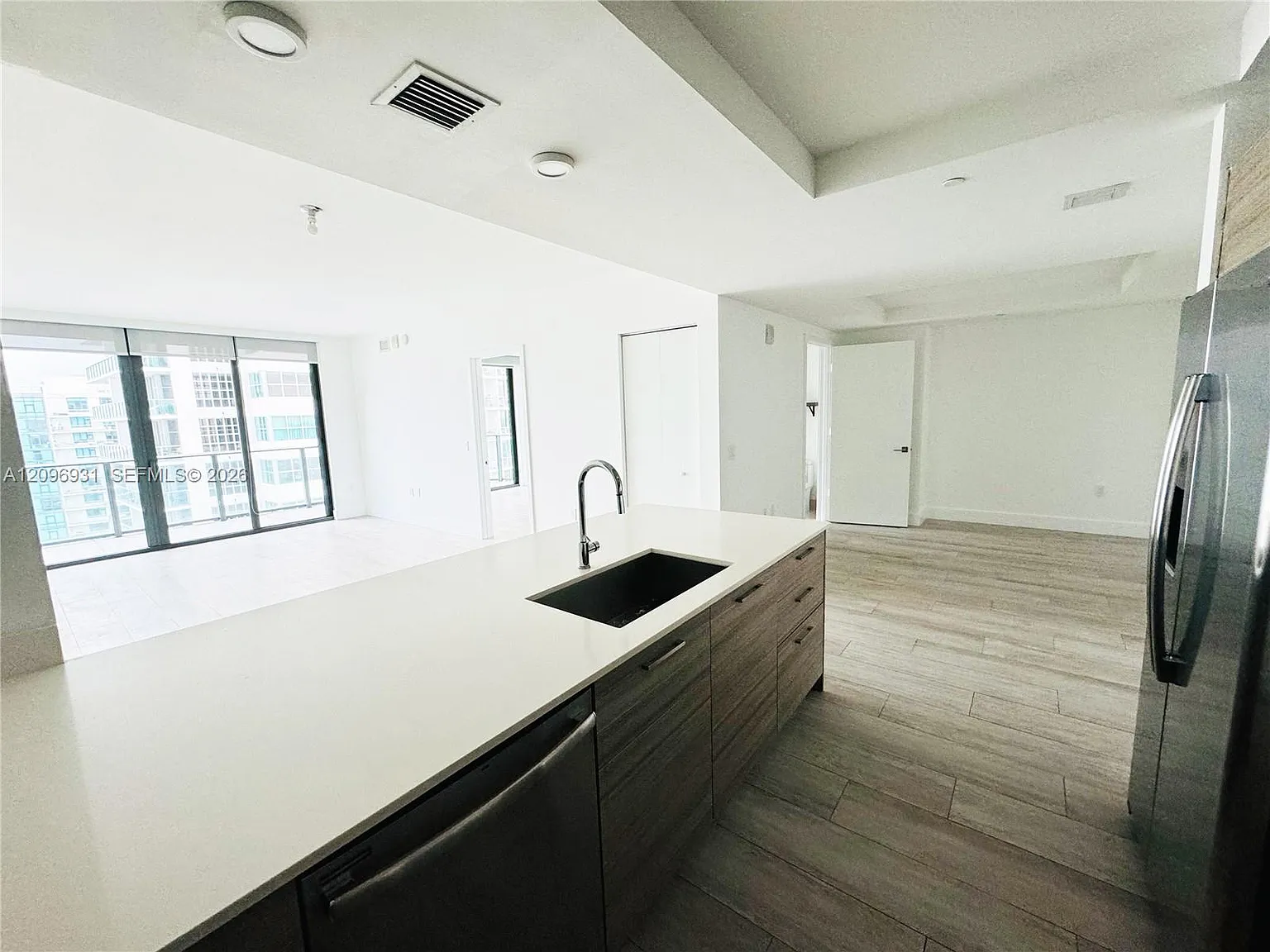 3401 Midtown Condo — Photo 1