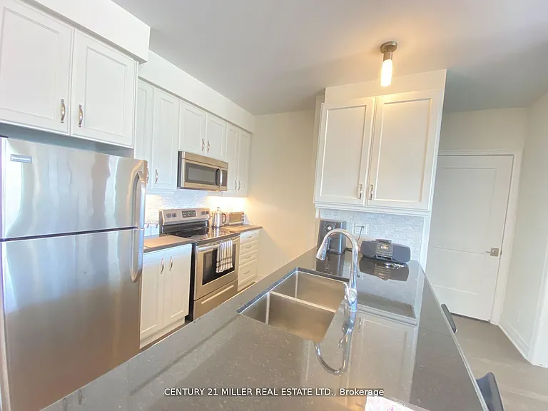 3028 Creekshore Cmn #305 — Photo 7