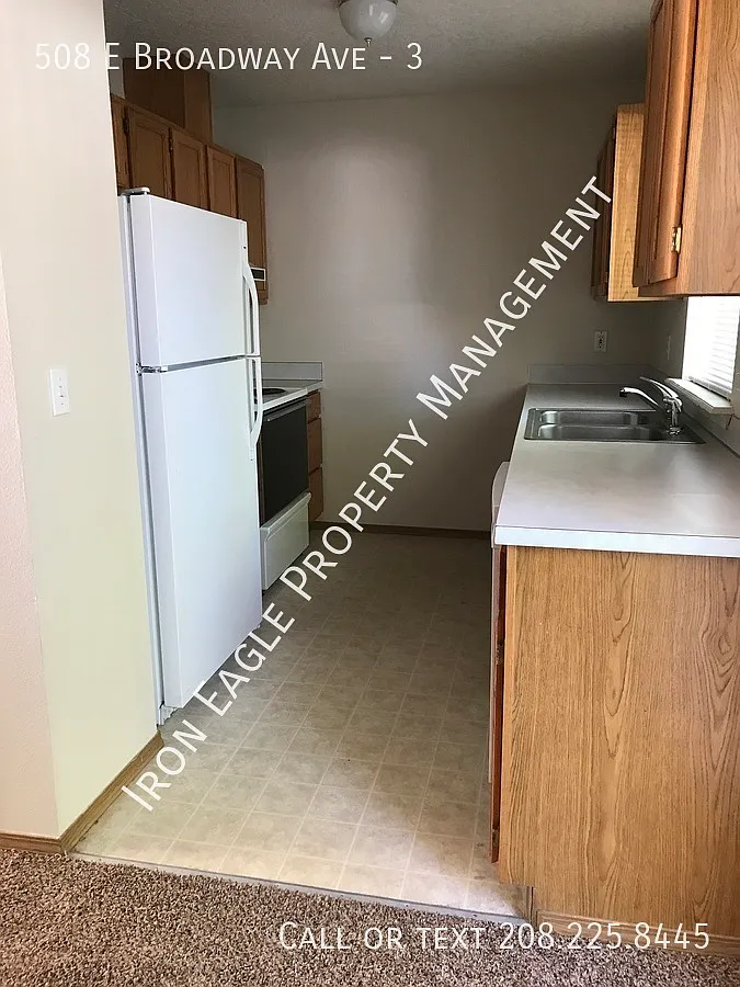 2 bed, 900 sqft, $1,325 — Photo 2