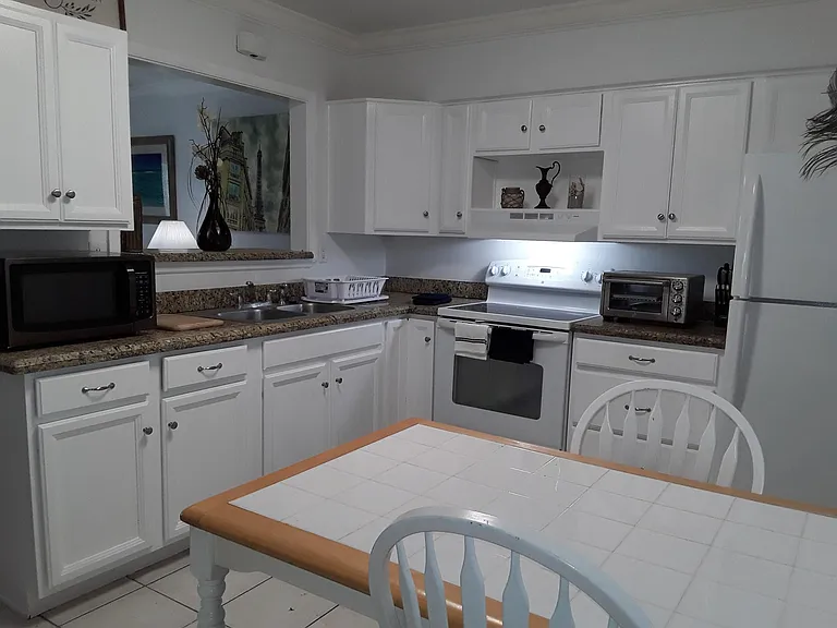 2515 SE 1st Ct — Photo 9