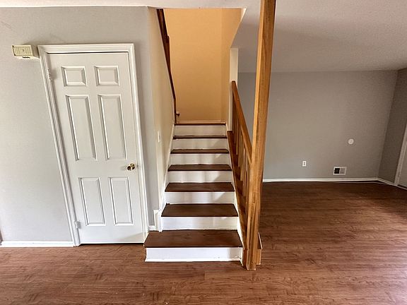 4th image of 17 Canterbury Cir