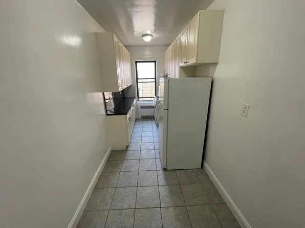 36-19 167th St #6K, Flushing, NY 11358