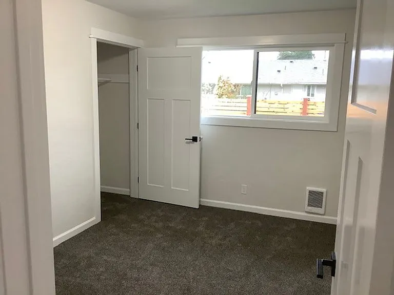 955 Exchange St — Photo 33