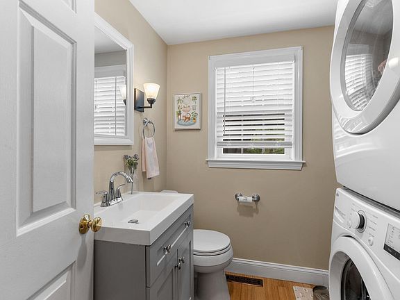 4th image of 195 Knotty Pine Lane