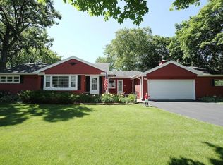 835 E Glencoe Pl, Bayside, WI 53217