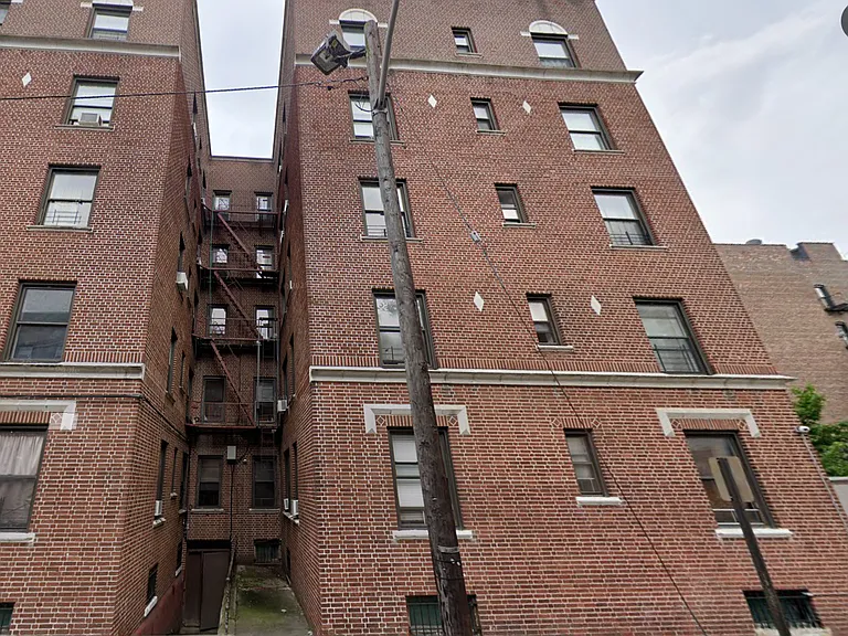 13-15 Britton St #B3 — Photo 1