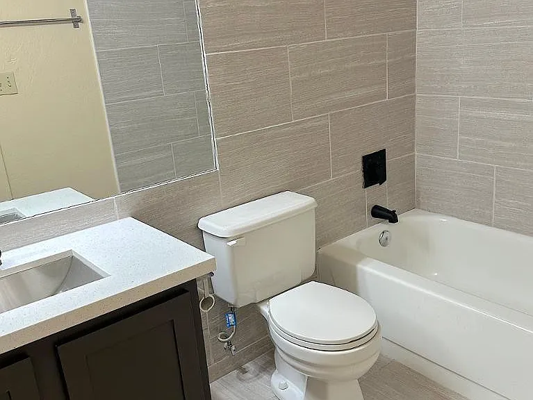 2208 E Farmdale Ave — Photo 22