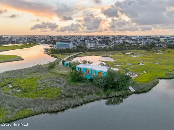 957 Broadway Street, Surf City, NC 28445