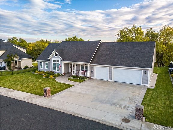 2nd image of 715 Lupine Dr S