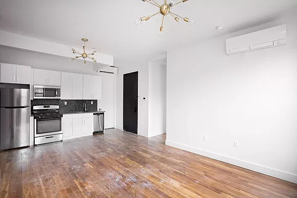 Rented by Bohemia Realty Group | media 16