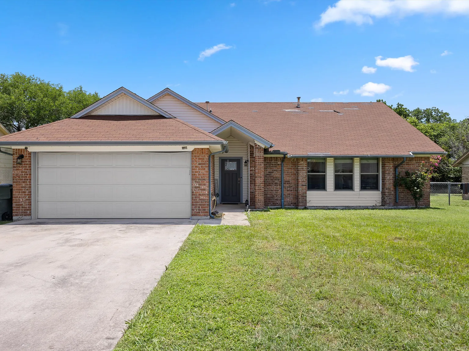 3 bed, 1496 sqft, $1,700 — Photo 1