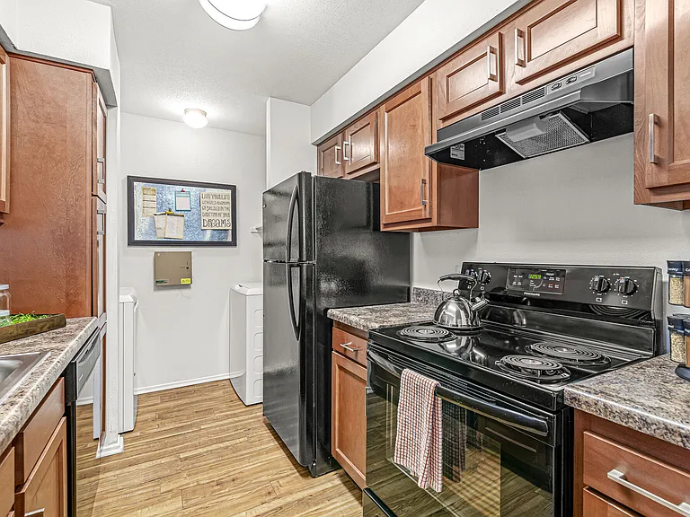 Enclave at Eagle Creek Apartments — Photo 37