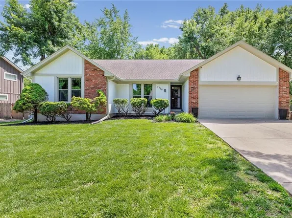 7738 Garnett St, Lenexa, KS 66214