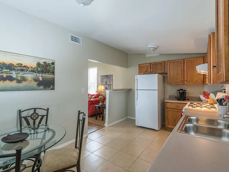 709 Marshall St #A — Photo 9
