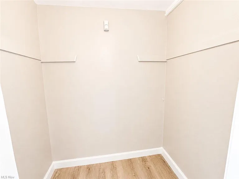 1185 Townsend Ave — Photo 5