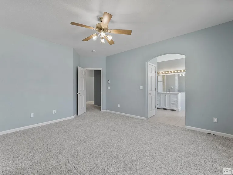 1370 Chichester Dr — Photo 16