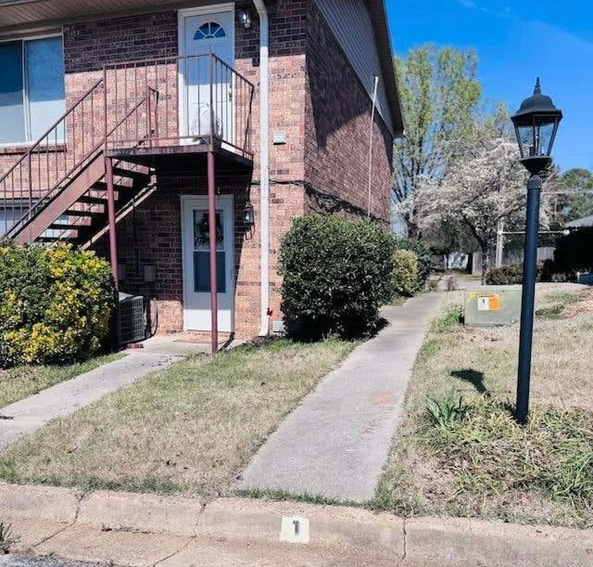 1 bed, 720 sqft, $800 — Photo 1