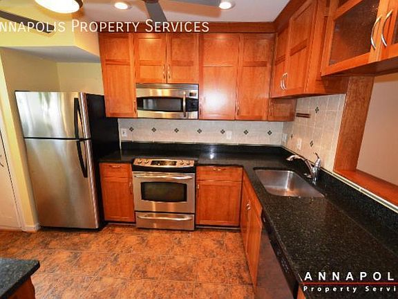 4th image of 40 Rockwell Ct