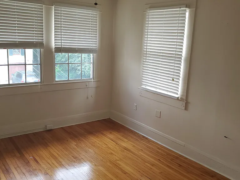 2216 Pine St — Photo 5