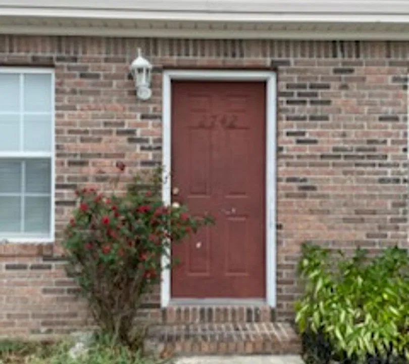 2740-2746 Blue Springs Rd SE