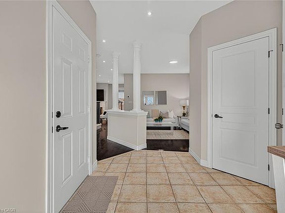 2nd image of 100 Garinger Cres