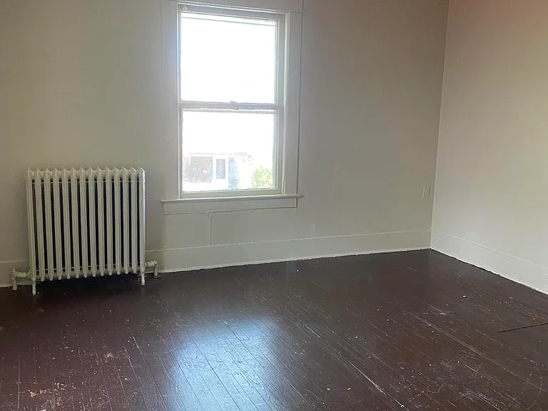 518 Elm Ave SW #B — Photo 2
