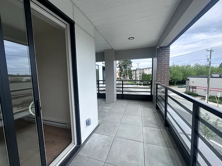 20795 Fraser Hwy — Photo 15