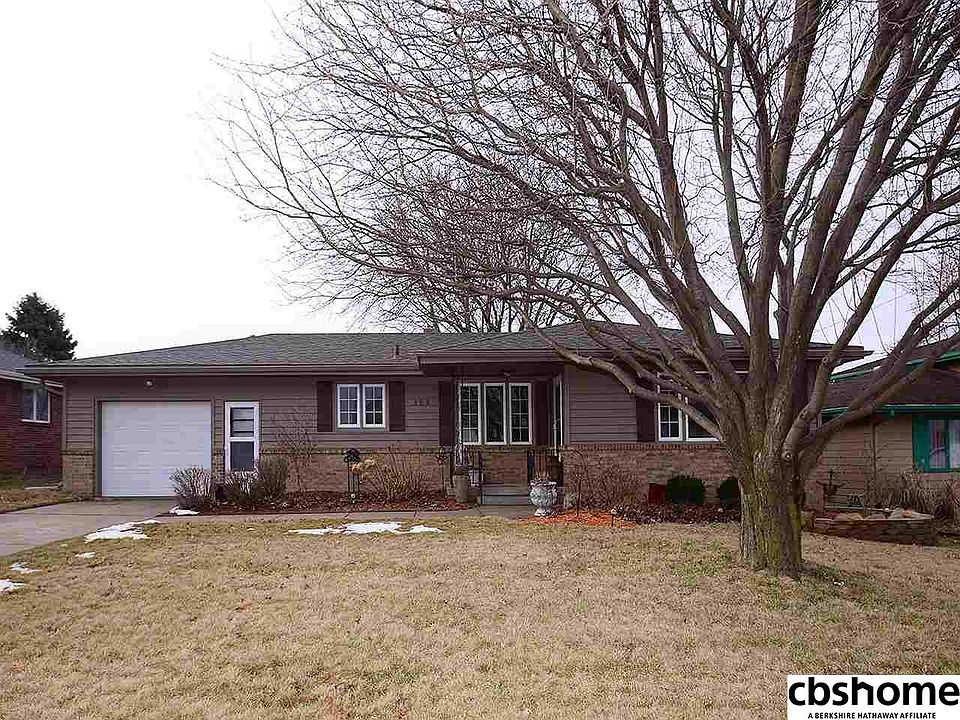 1st image of 323 W Glenmore Dr