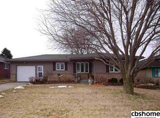 323 W Glenmore Dr, Gretna, NE 68028