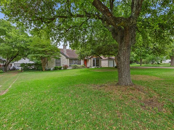 4th image of 4322 Hillcrest Dr