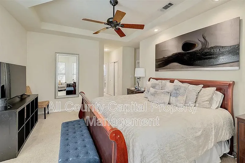 3 bed, 2.5 bath, 2844 sqft, $3,650 — Photo 4