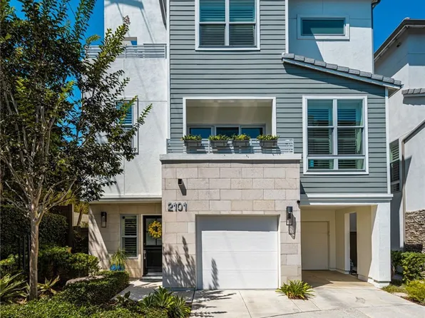 2101 Two Harbors Cir, Costa Mesa, CA 92627