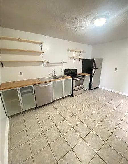 614 E Duffy St — Photo 10