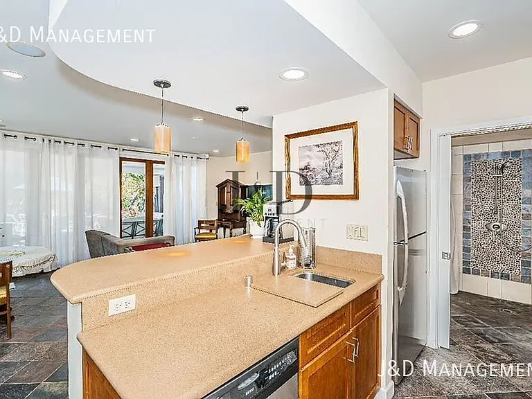 2406 Commonwealth Ave #STUDIO — Photo 3