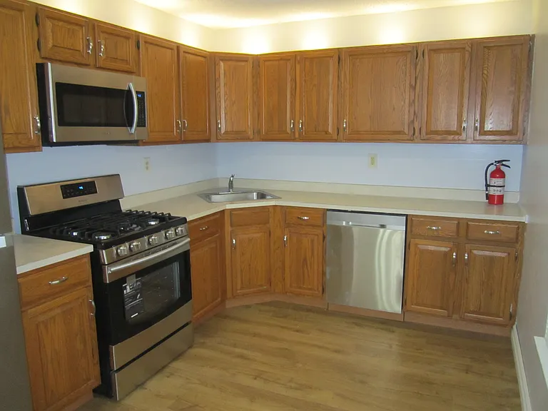 92 Versailles Ct — Photo 7