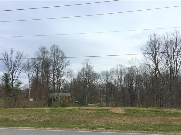 3826 Boone Trl, Millers Creek, NC 28651